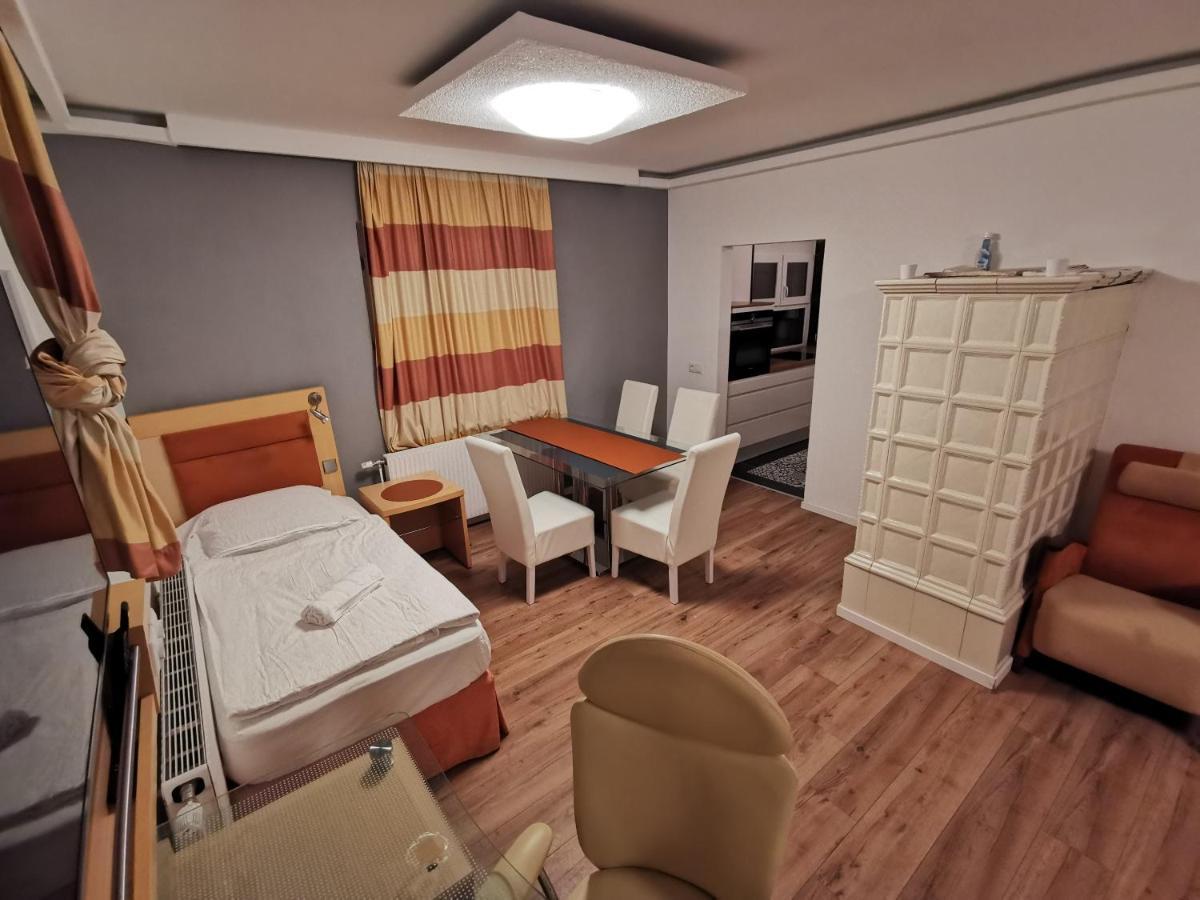 Pension Foehrenhain Gerasdorf bei Wien Extérieur photo