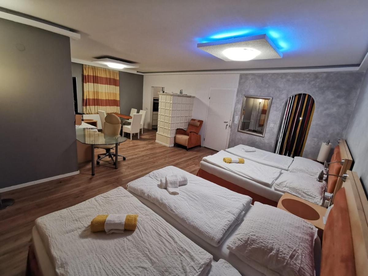 Pension Foehrenhain Gerasdorf bei Wien Extérieur photo
