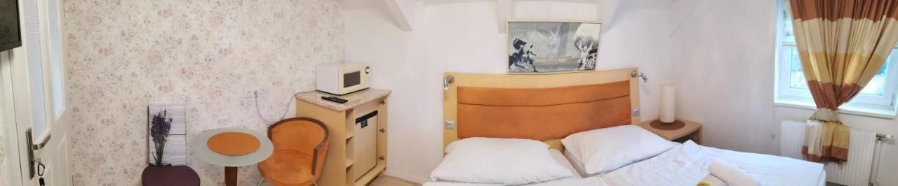 Pension Foehrenhain Gerasdorf bei Wien Extérieur photo