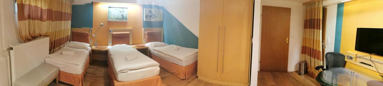 Pension Foehrenhain Gerasdorf bei Wien Extérieur photo