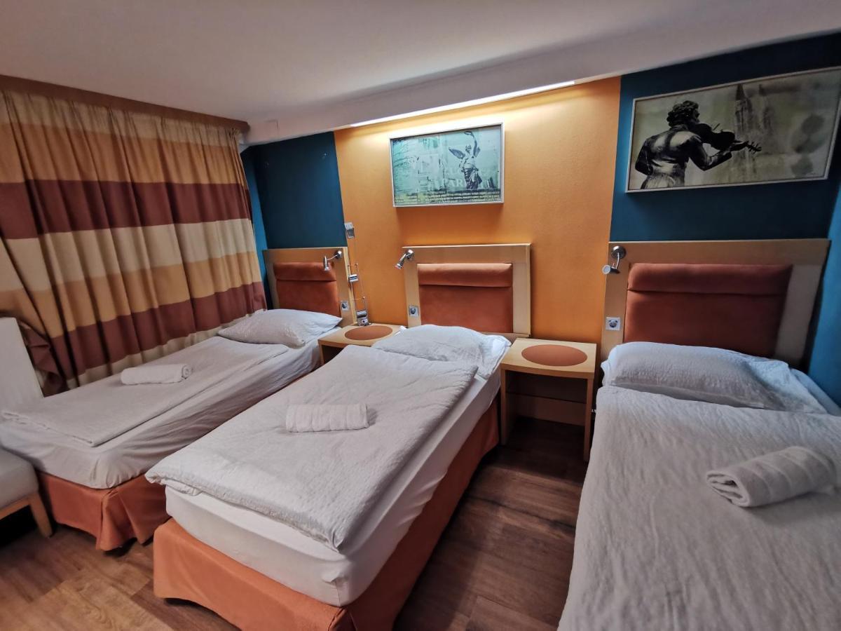 Pension Foehrenhain Gerasdorf bei Wien Extérieur photo